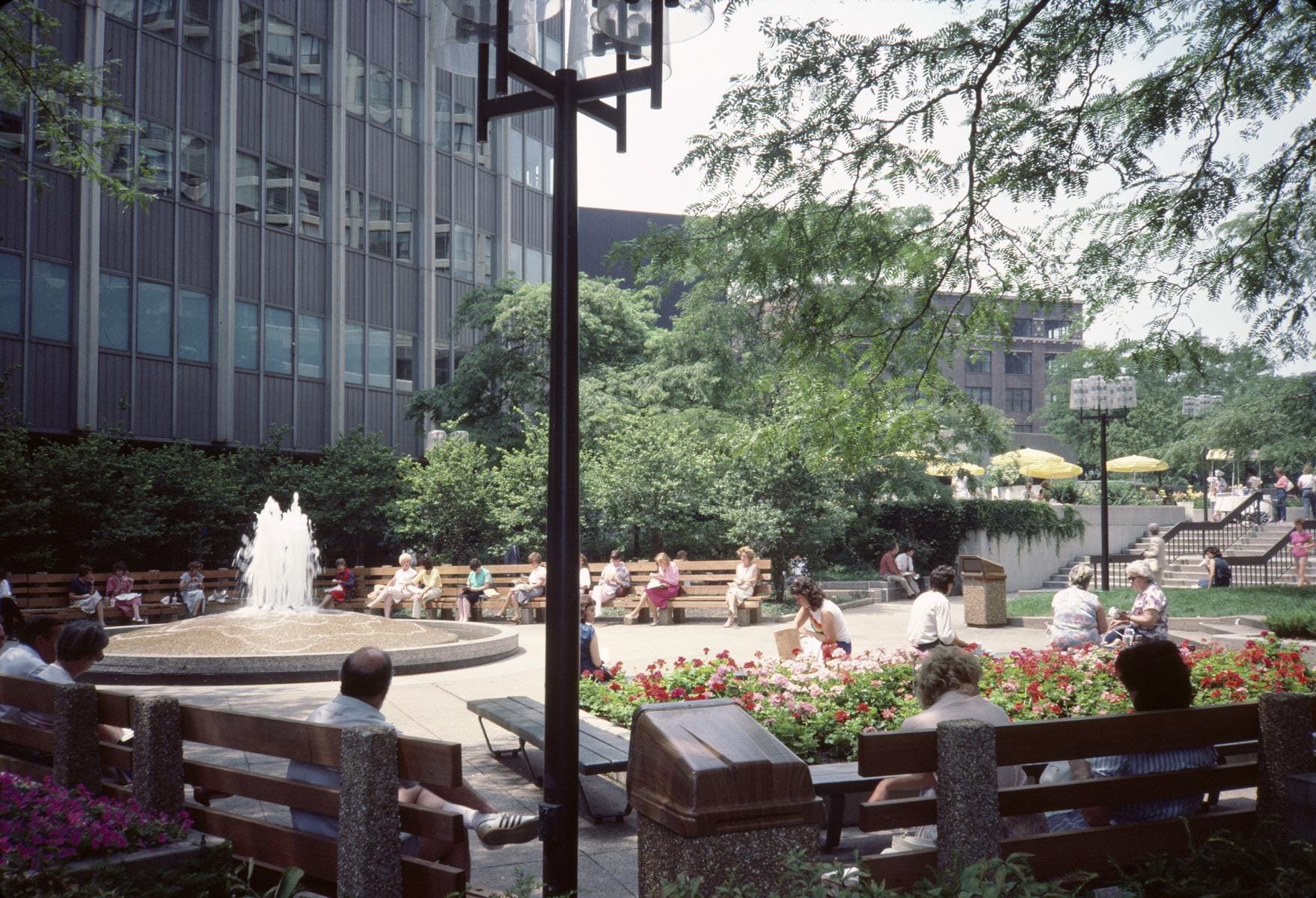 Wacker Drive Plaza, Chicago