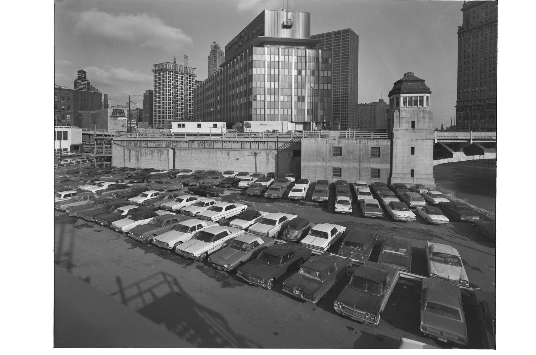 Wacker Drive Plaza, Chicago