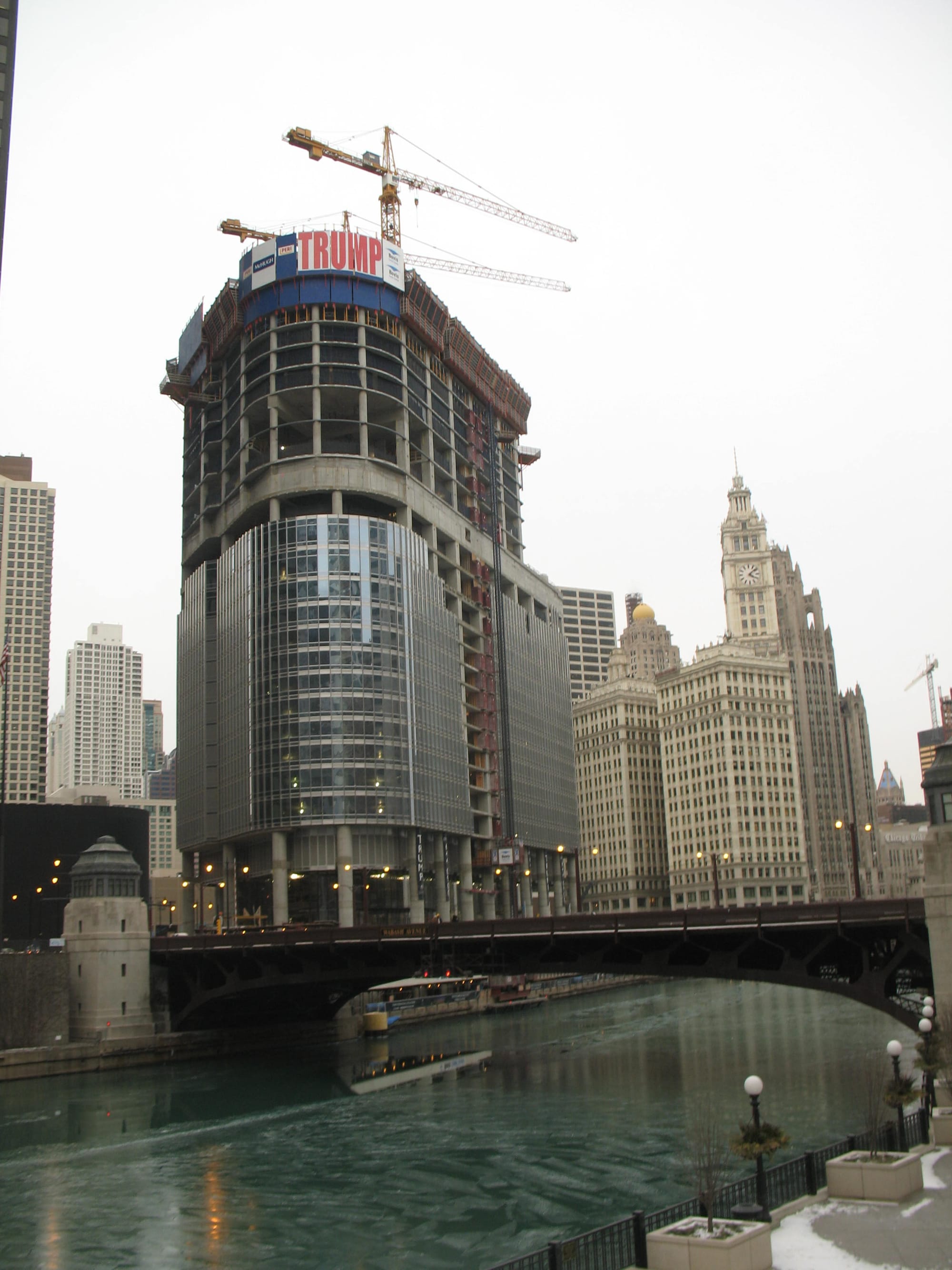 Wacker Drive Plaza, Chicago